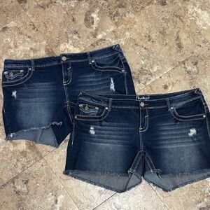 Women’s Amethyst Denim shorts / bundle of 2 pairs (size 18)